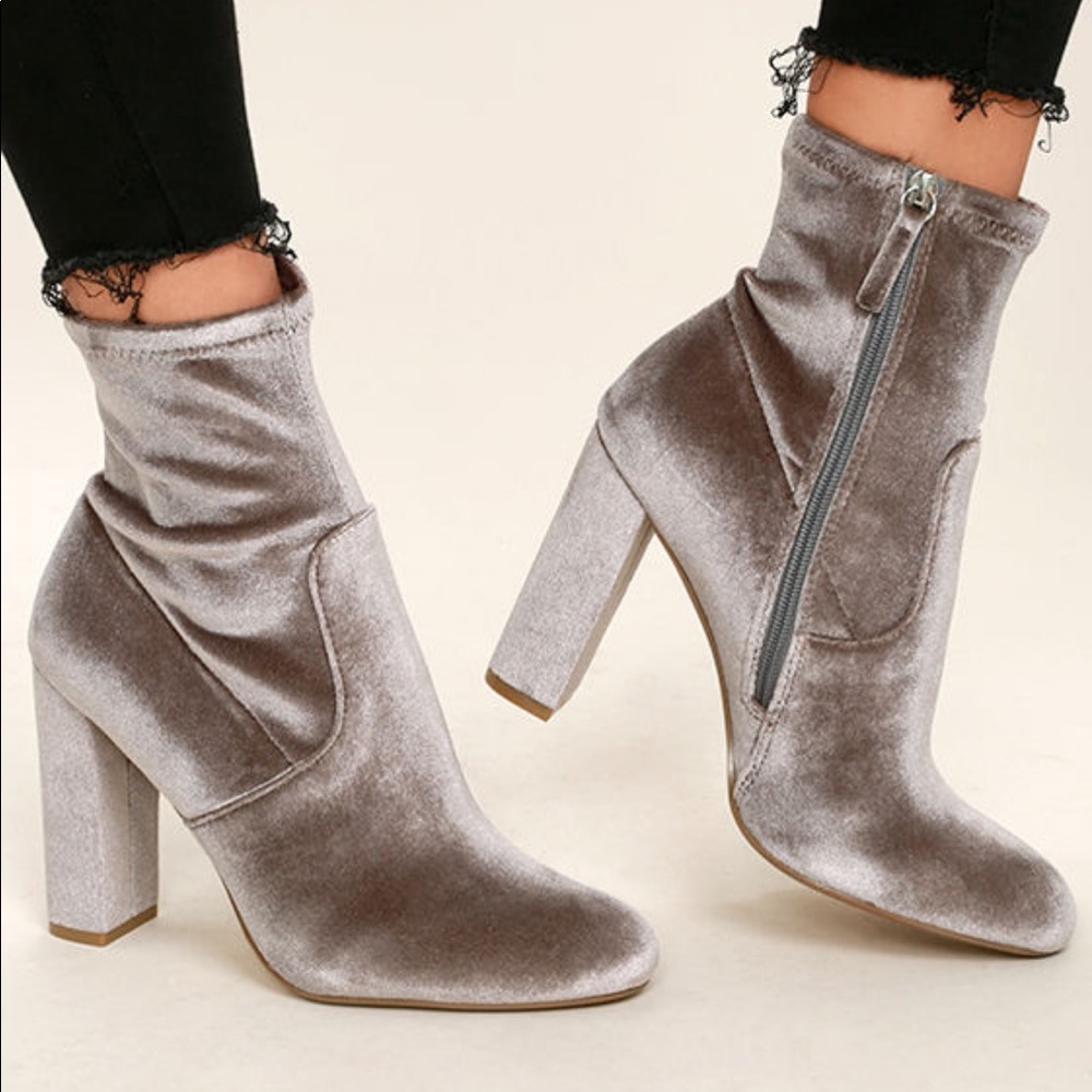 Steve Madden EDIT velvet bootie